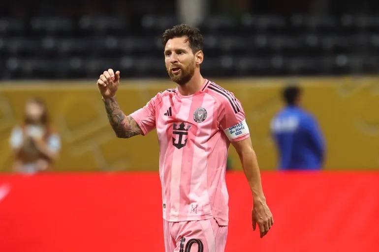 سبب عائلي يمهد طريق ميسي إلى كومو الإيطالي