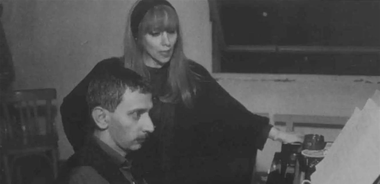 حزنٌ كبير... ماذا حصل للسيّدة فيروز بعد تلقيها خبر وفاة إبنها زياد؟