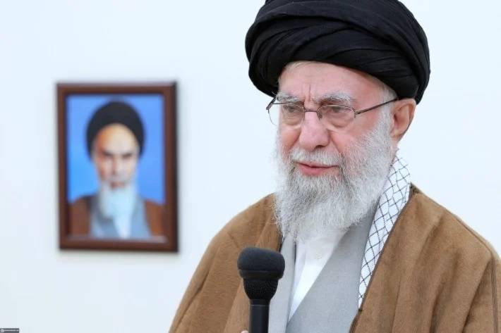 خامنئي: العدو فشل في تحقيق أهدافه... والقوة العلمية والعسكرية لإيران ستتقدّم بزخم أكبر
