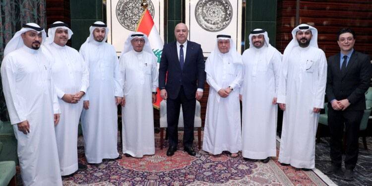 التقى لاوندس ووفداً من " لبنان القوي" ورؤساء الأركان السابقين
عون من البحرين: صفحة الماضي طُويت والمعابر الحدودية باتت ممسوكة أمنياً
تطبيق حصريّة السلاح لا رجوع عنه... ويتمّ برويّة على نحو يحفظ وحدة لبنان