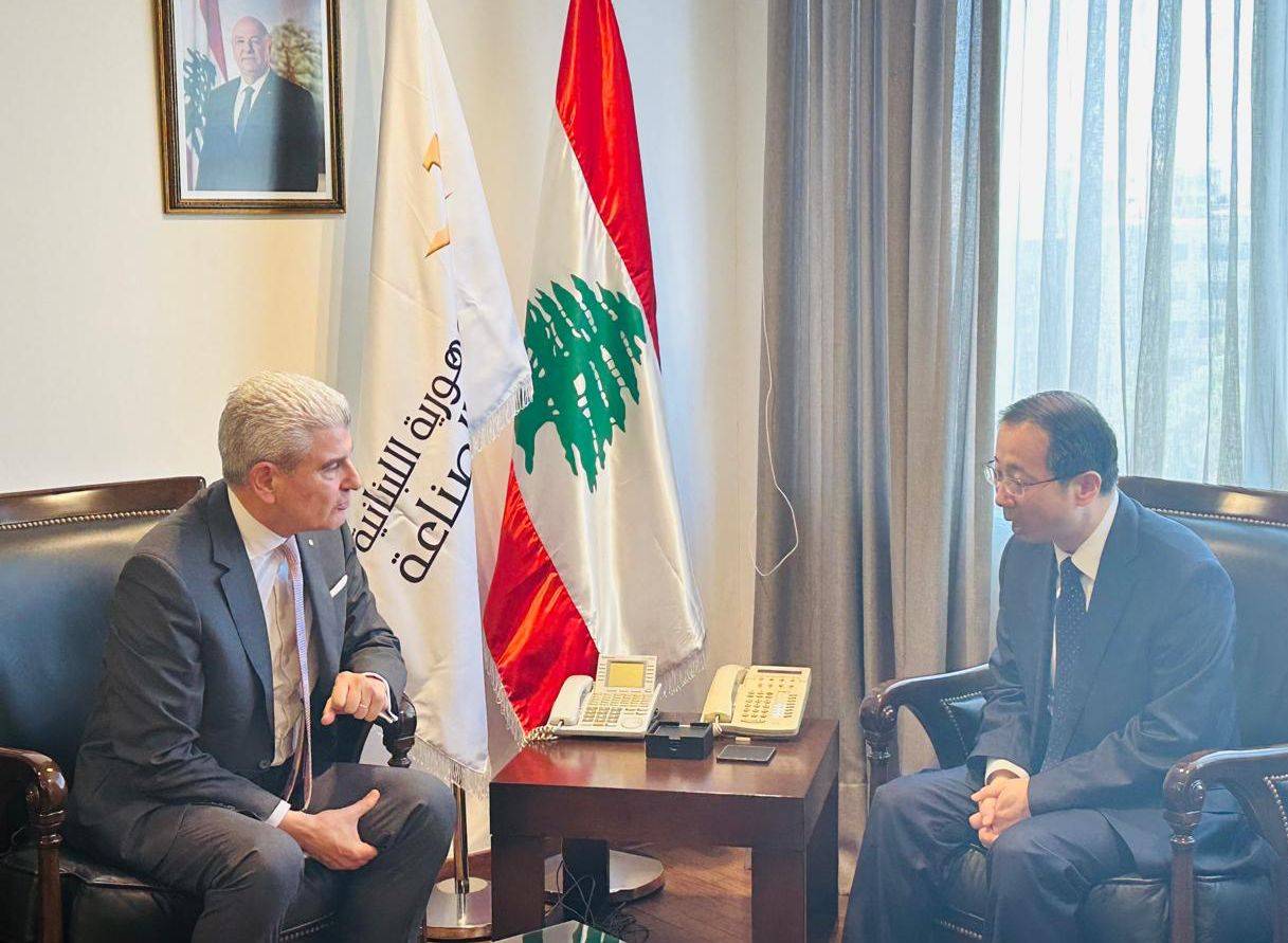 وزير الصناعة وسفير الصين
عرضا التعاون التكنولوجي