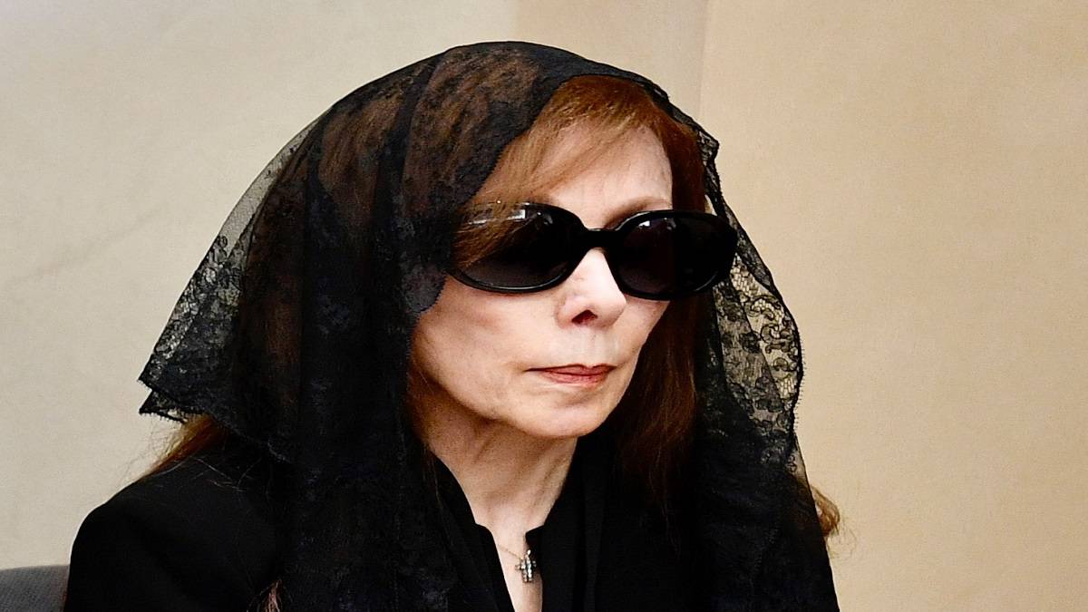 فيروز تستقبل المعزّين في اليوم الثاني من وداع نجلها زياد