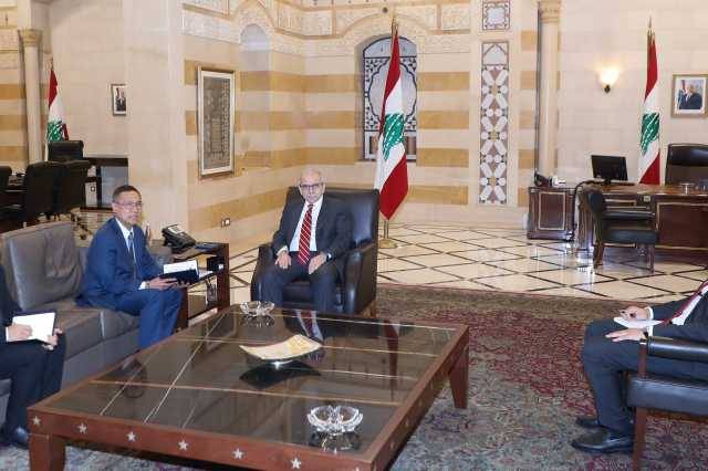 بحث مع السفير الإندونيسي في تعزيز العلاقات ودعم لبنان
سلام دعا الى جلسة وزاريّة الثلاثاء لاستكمال
البحث في بسط السيادة ووقف الأعمال العدائيّة