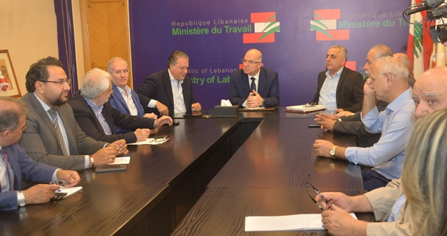 ترأس اجتماع لجنة المؤشر ووقع أتفاقية مع المعهد الانطوني
حيدر :اللجنة ستعود للإجتماع في ايلول
لايجاد الحلول لكل المشاكل الموجودة