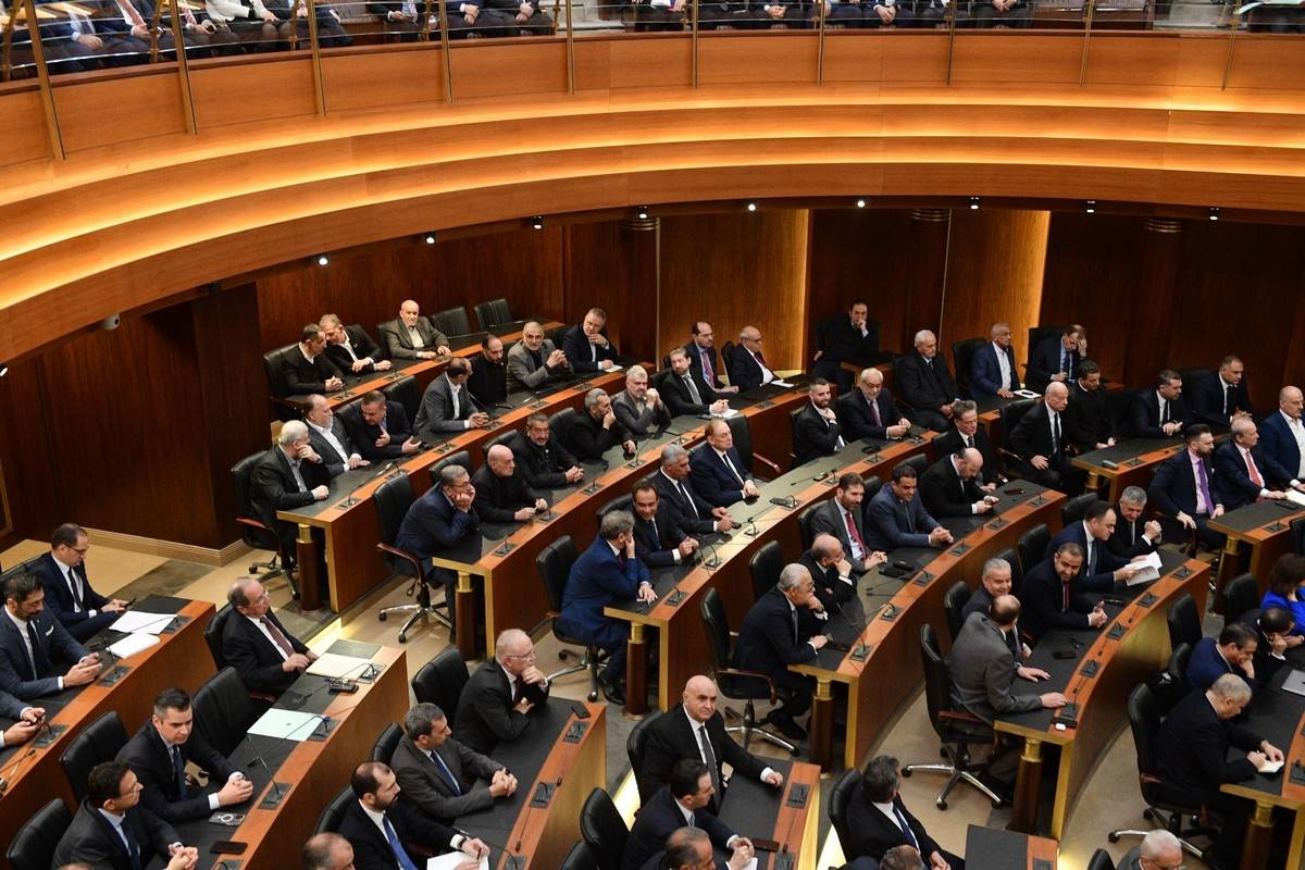 "اللجان المشتركة" أقرّت إخضاع متعاقدي "الإعلام" لشرعة التقاعد
وناقشت تنظيم الشرْكة بين القطاعين العام والخاص