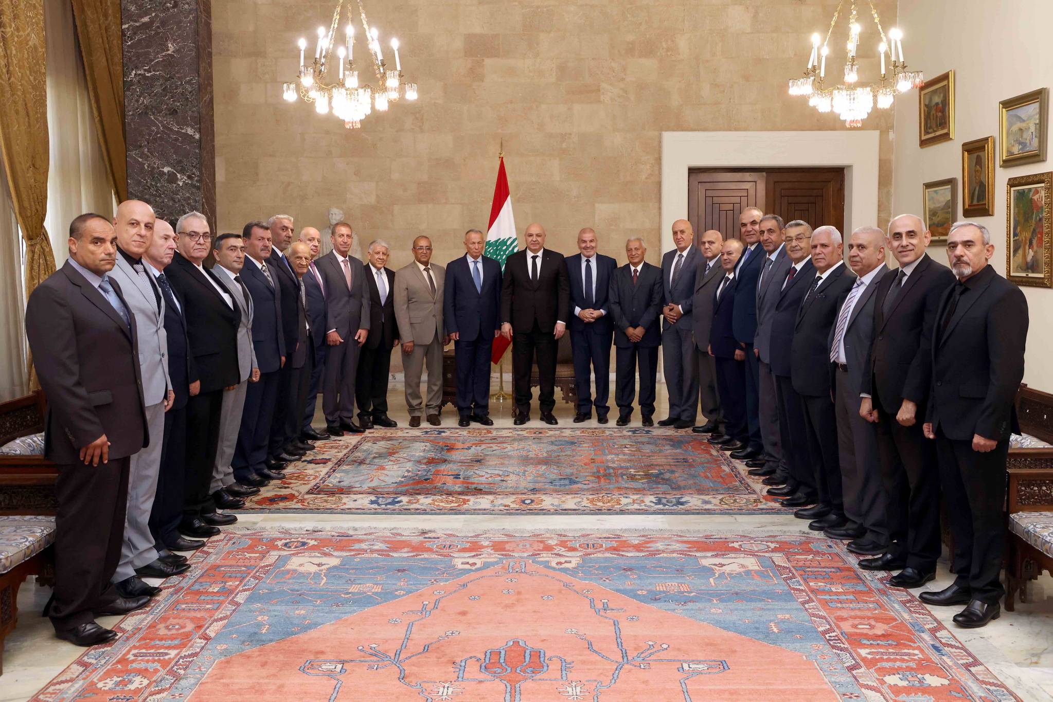 زار المركز الرئيسي لإدارة "الريجي"... وعرض مع وزير العمل أوضاع وزارته
رئيس الجمهوريّة لـ"رابطة قدماء القوى المُسلّحة": سأكون داعماً لمطالبكم ورأس حربة لتحصيل حقوقكم
سفير مصر: نتمنّى أن تخرج جلسة الحكومة بنتيجة إيجابيّة لموضوع حصريّة السلاح