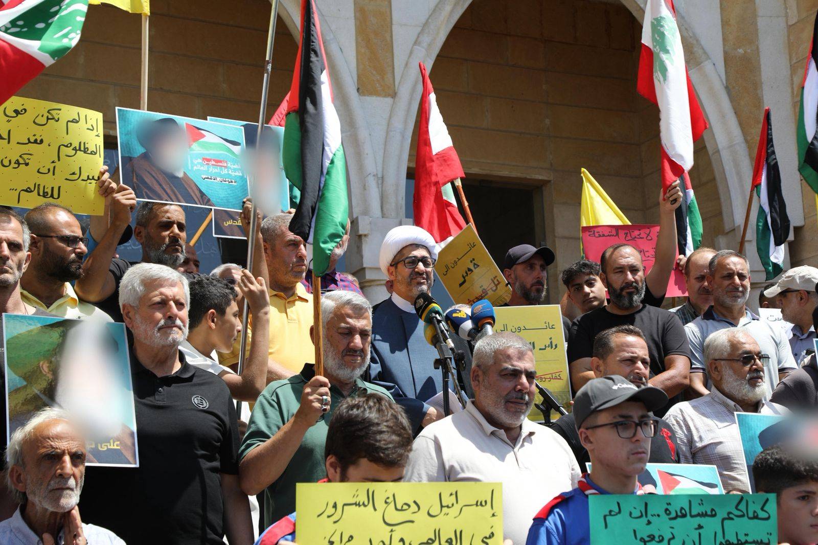 وقفات إحتجاجيّة في عدد من المناطق تنديداً بـ"التجويع والإبادة في غزة"
النابلسي: الجوع لن يقتل غزة... والقتل والتدمير لن يُنهيا القضية الفلسطينيّة