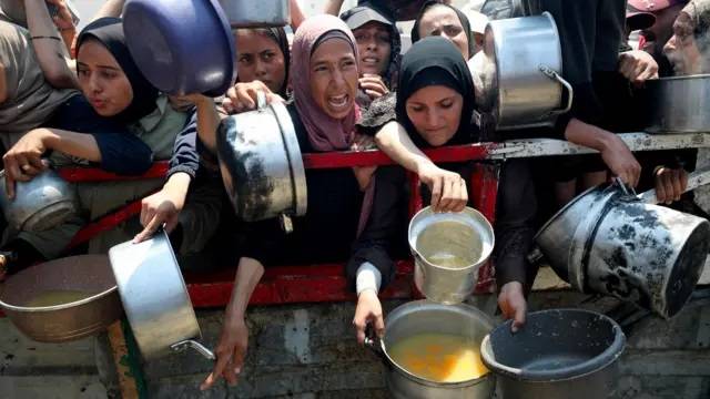 بعد 147 شهيد تجويع... ترامب: هناك مؤشرات إلى مجاعة حقيقية في غزة!