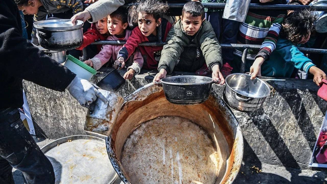 الاتحاد الأوروبي: الوضع في غزة "خطير جداً" وغياب البيئة الآمنة يعيق إيصال المساعدات
