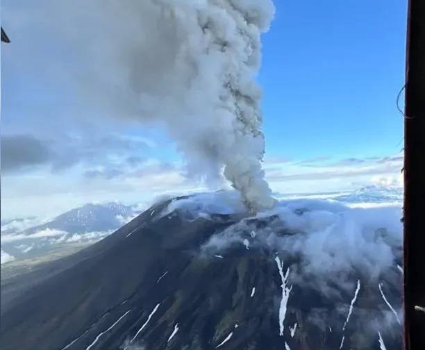 بالفيديو... زلزال قديم يوقظ بركاناً نائماً منذ 600 عام في روسيا