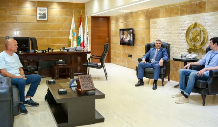 استقبل ممثلاً عن المنظمة الدوليّة للهجرة
فرح: تعاون مرتقب لدعم مراكز
الدفاع المدني على الحدود البريّة والبحريّة