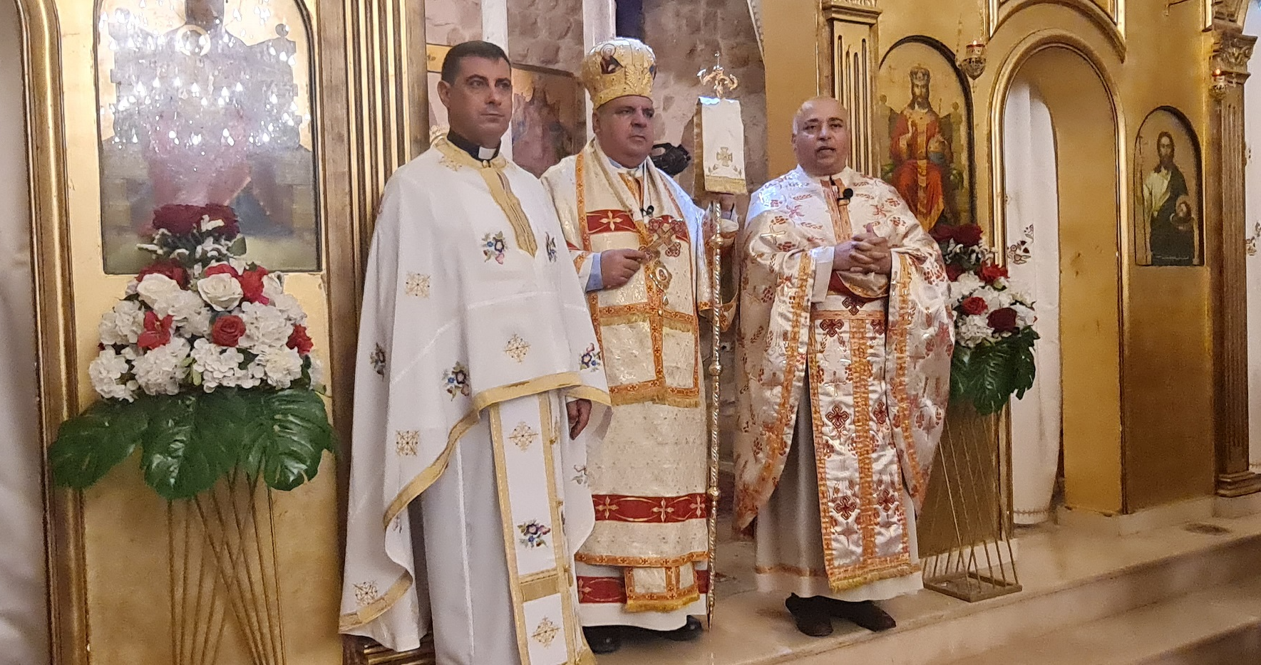 قداديس واحتفالات بعيد التجلّي... تشديد على أهميّة الإيمان والصوم والصلاة
المطران ابراهيم: العالم بحاجة الى شهود... والى وجوهٍ تشعّ بالرجاء وسط اليأس