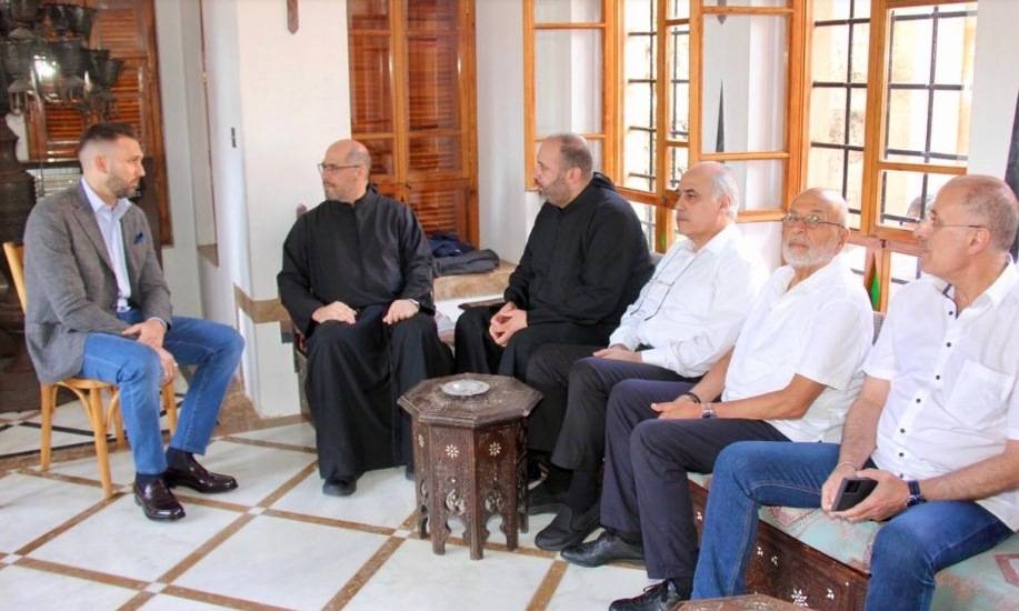 جنبلاط التقى وفوداً بلديّة وأهليّة واغترابيّة في المختارة