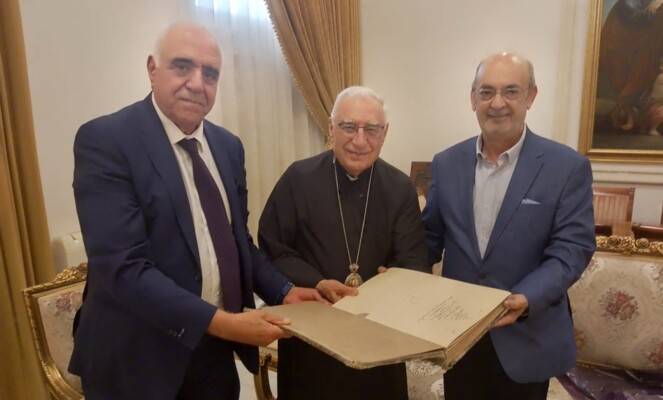 العبسي استقبل تقي الدين موفداً من جنبلاط
وتسلّم منه سجلاً لمراسلات بطريركيّة الكاثوليك