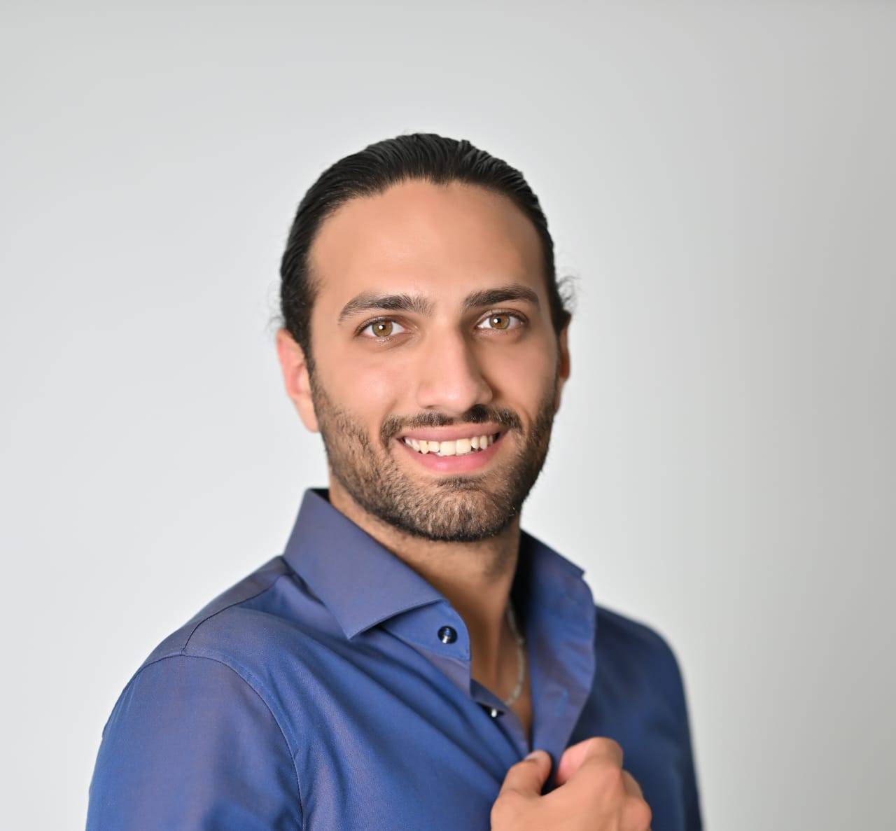 بعد فوزه بلقب "Mr Photogenic 2025"..سلطان أبي غانم: شرف كبير أن أشارك بديو غنائي مع ملحم زين!