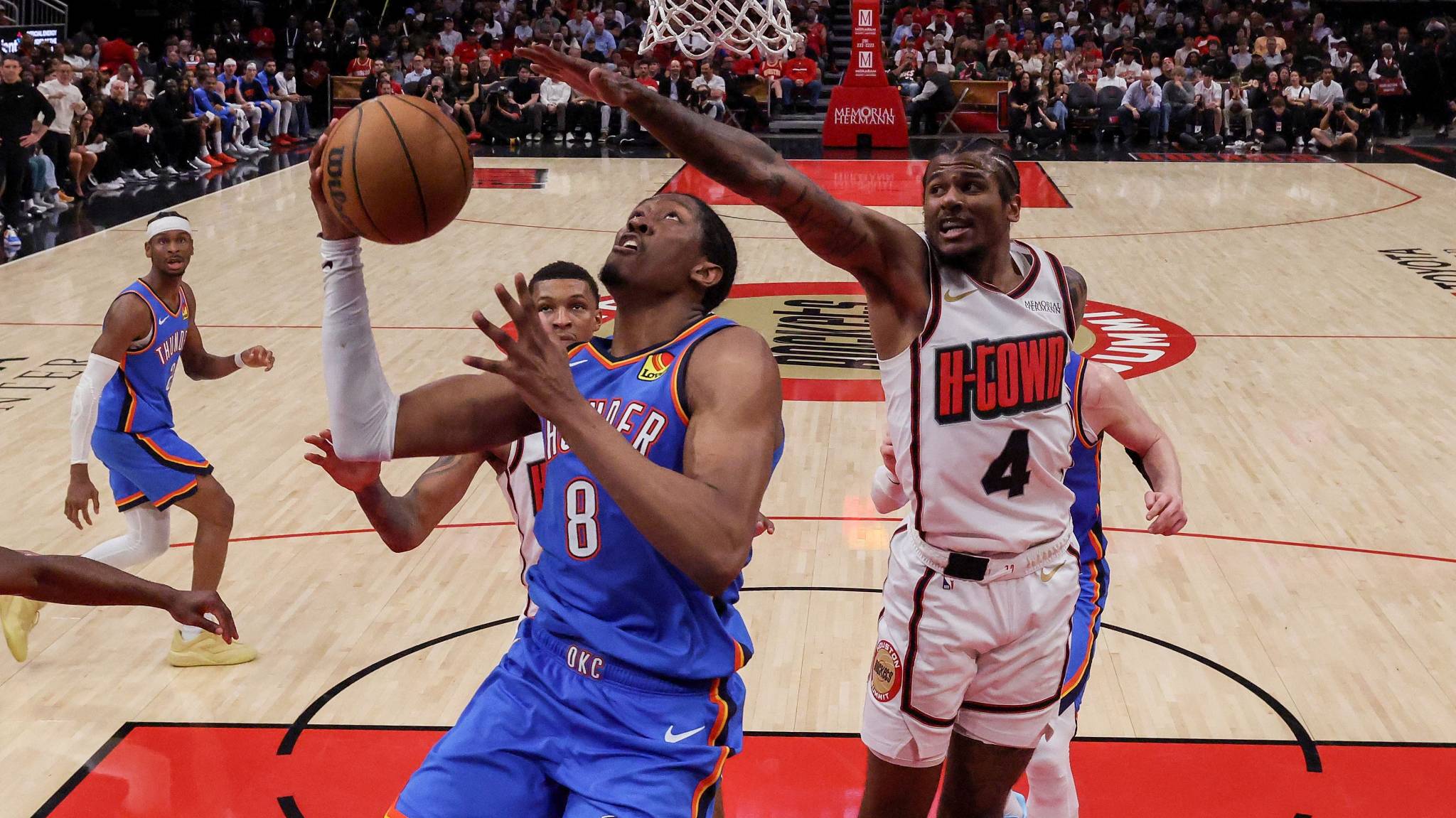 افتتاح موسم الـ NBA بمواجهة ثاندر وروكتس