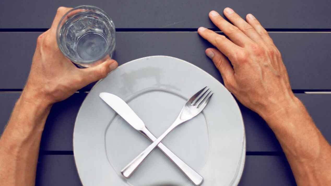 الصيام المائي... بين التجدّد الخلوي ومخاطر التدهور... كيف تعمل آليّة "الاوتوفاجي"؟