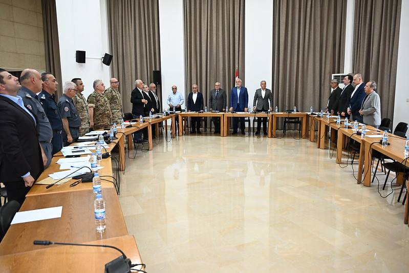 لجنة الدفاع تجتمع في حضور وزيري المالية والدفاع وتبحث بنودا عدة