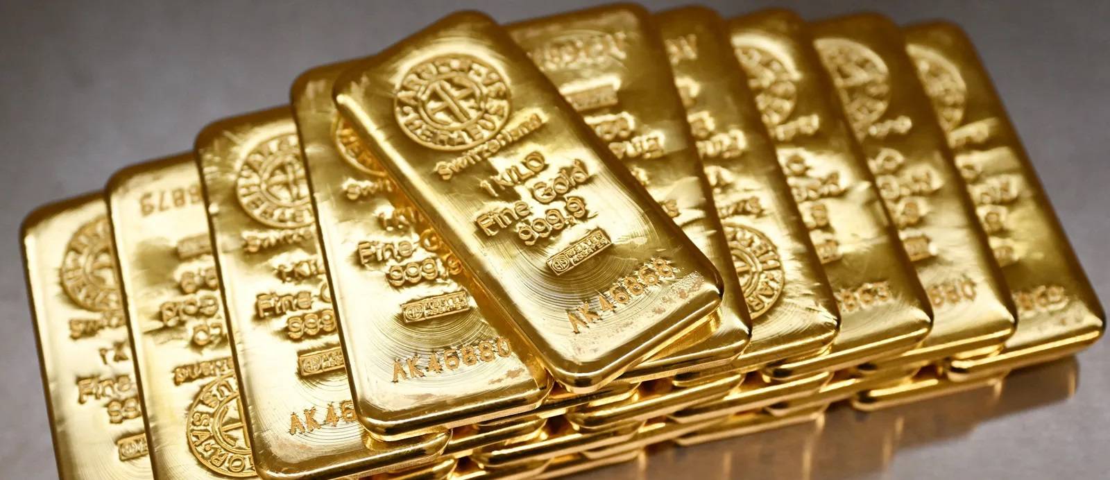 الذهب يرتفع ترقباً لندوة الفيدرالي الأميركي ومؤشرات خفض الفائدة