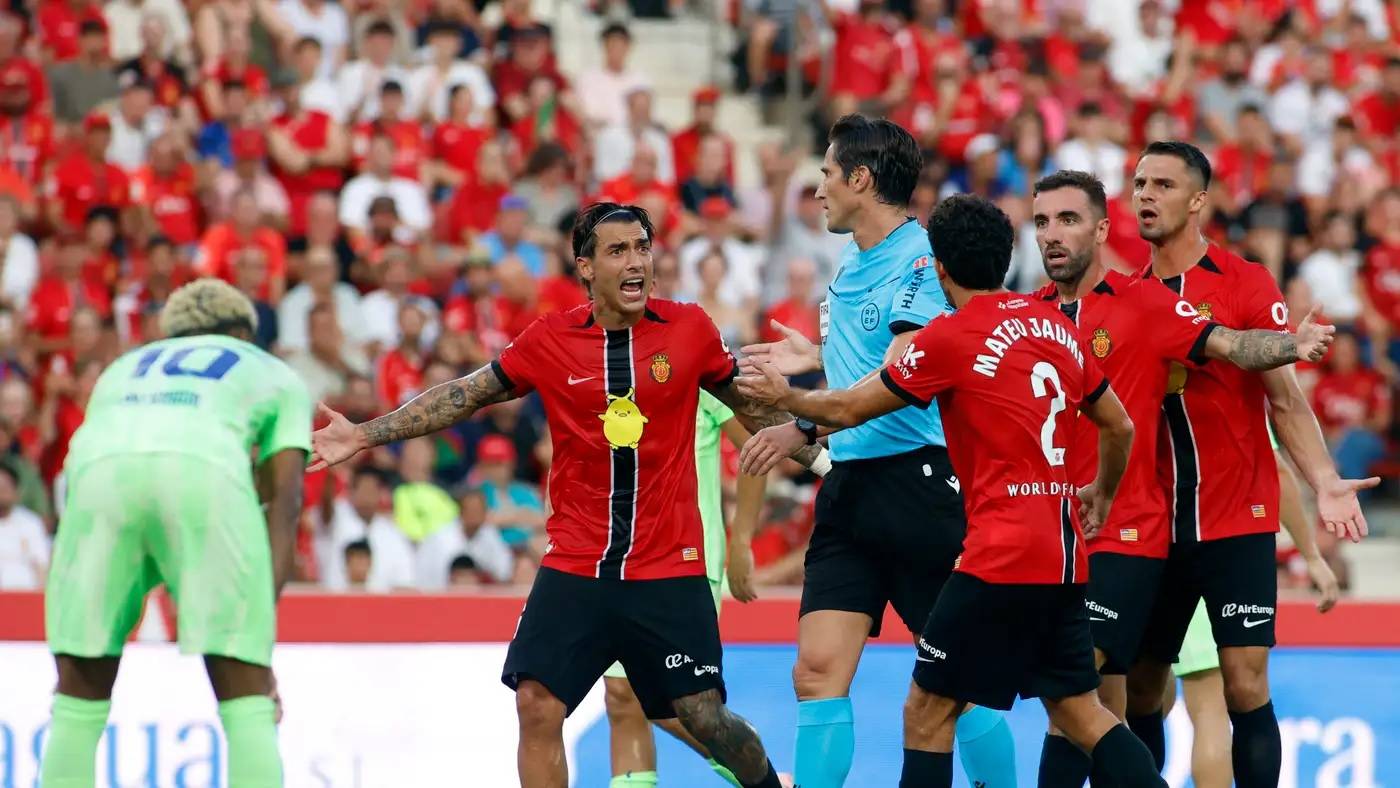 بطرد المنافسين... برشلونة يتصدر قائمة استثنائية في الدوري الإسباني