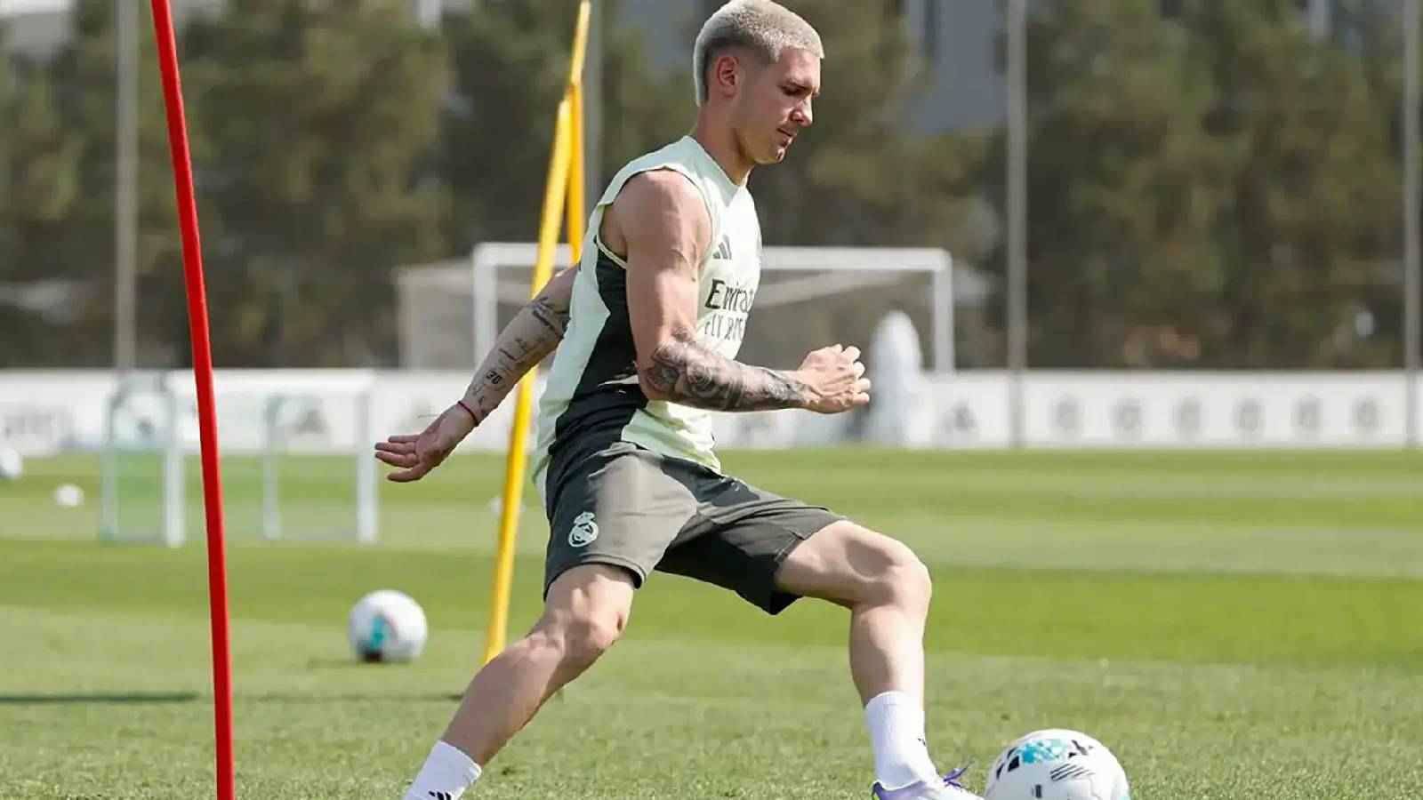 "صواريخ" ماستانتونو تظهر مبكراً...
ميسي ريال مدريد يسجل هدفاً خرافياً