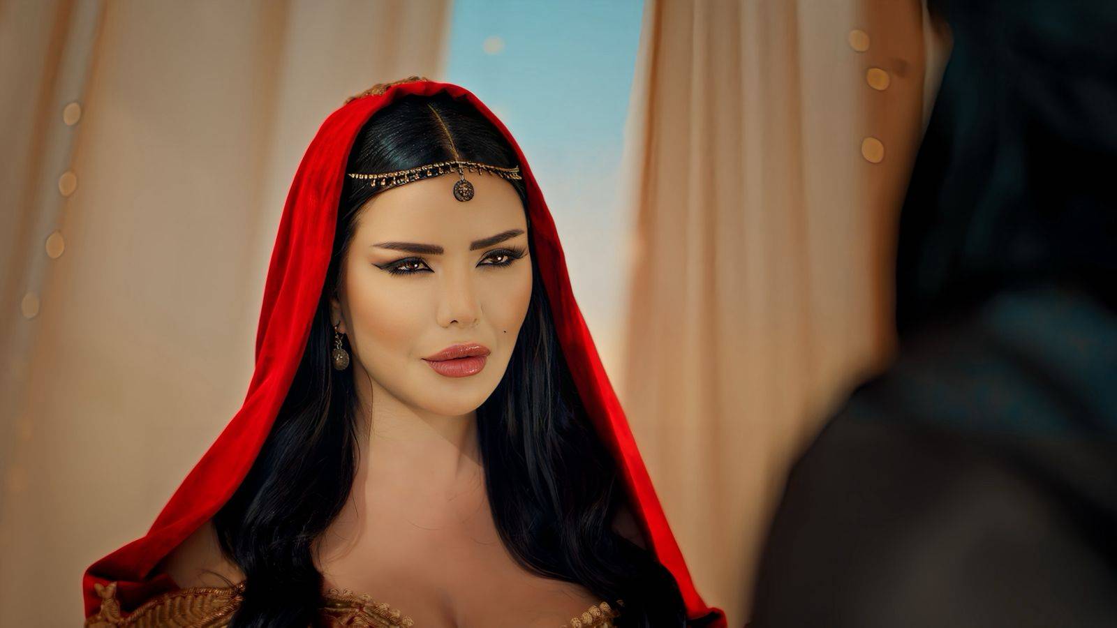 مروة عيسى طرحت أغنية "ريشة الفنان" بإيقاع خليجي واطلالة مختلفة