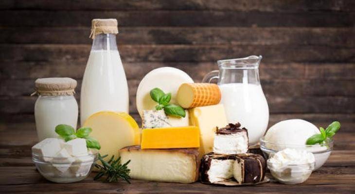 ما هي أعراض نقص الكالسيوم في الجسم وأهم المصادر الغذائية الغنية به؟