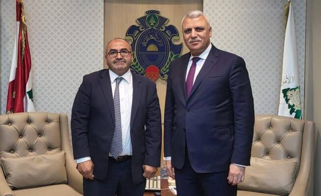 اللواء شقير بحث مع الحشيمي ملفات النزوح
والعمالة السوريّة والبنية التحتيّة في المعابر