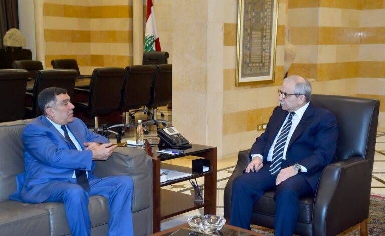 الحوت يطلع الرئيس سلام على التطور

الايجابي لحركة المطار خلال الصيف