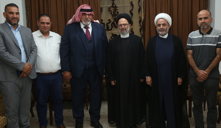 فضل الله التقى وفد العشائر العربية وشدد
على تعزيز اواصر الوحدة ورفض الفتنة