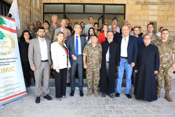 الجيش: تسلّم معدات طبيّة هبة لمستشفى ميس الجبل
الحكومي ومركز عين إبل الاستشفائي - بنت جبيل