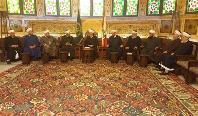 المشهد السياسي أمام اختبار جديد: دور متقدّم لدار الفتوى في غياب القيادات