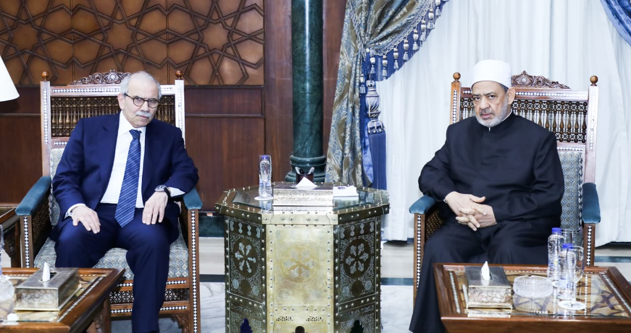 رحّب بالتمديد  لـ"اليونيفيل"...و دعا شيخ الأزهر لزيارة لبنان قبل نهاية العام
سلام: حضوره يشكّل رسالة جامعة الى اللبنانيين