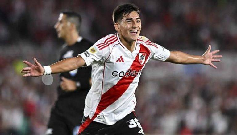 "ميسي جديد"... برشلونة يستهدف جوهرة ريفر بليت