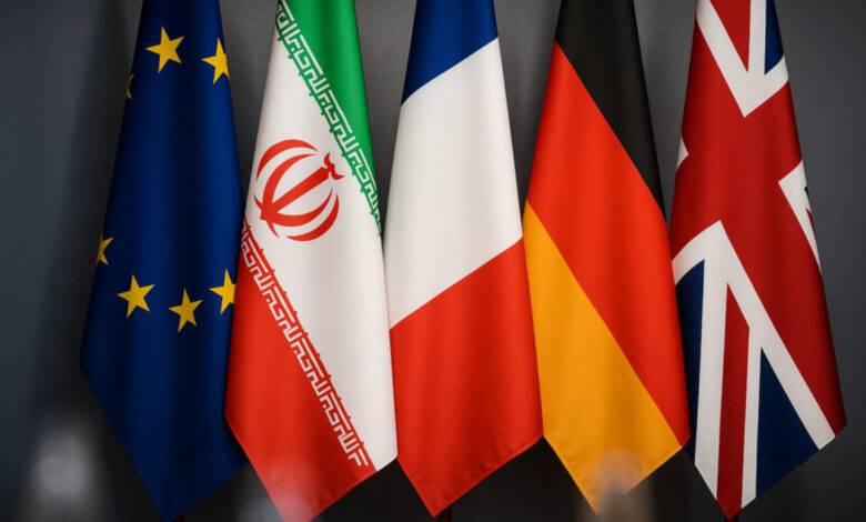 الترويكا الأوروبية تبلغ واشنطن بتفعيل آلية العقوبات ضد إيران