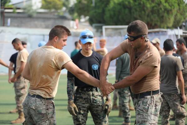 تدريبات مشتركة على الفنون القتالية للقوة الكورية والجيش اللبناني في صور
