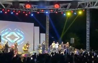 حشد كبير في ليلة الإحساس في طرابلس:
من ولماذا الاعتراض على الحفل الفني ؟