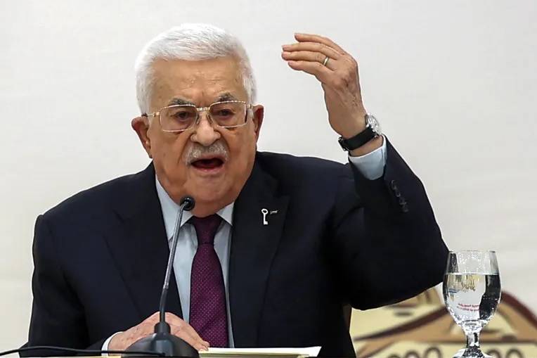 عباس: مصممون على سحب كل السلاح الفلسطيني من لبنان