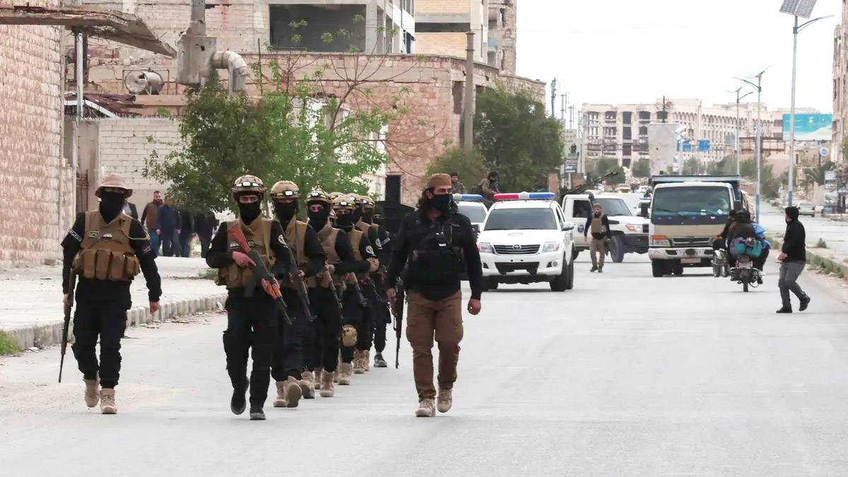 تهجير العلويين من حي السومرية بدمشق: الفصائل تعلو فوق الدولة