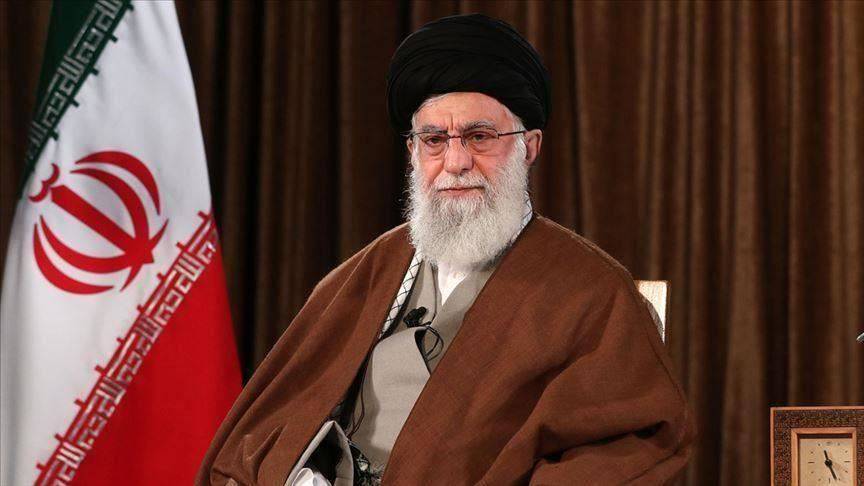خامنئي يدعو الايرانيين إلى تخزين استراتيجي للغذاء والدواء