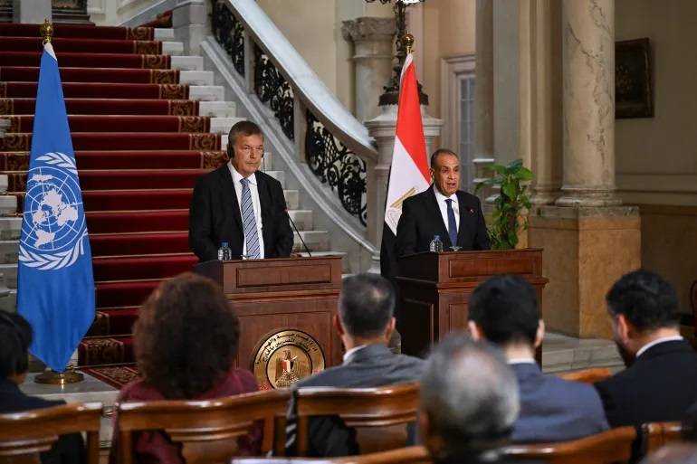 مصر ترد على "إسرائيل": معبر رفح مفتوح.. والمجاعة في غزة مسؤولية الاحتلال
