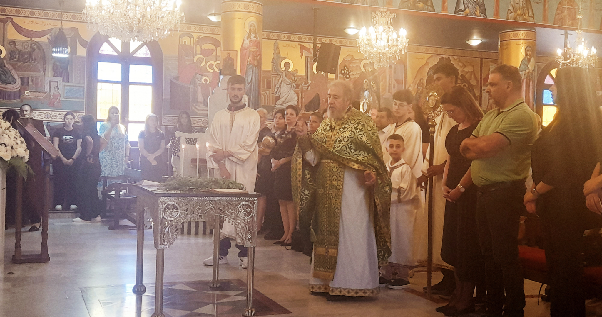 الطوائف المسيحيّة احتفلت بعيد رفع الصليب... عودة: لبنان يعاني من أنانية أبنائه وجشع حكامه وتسلّط أحزابه