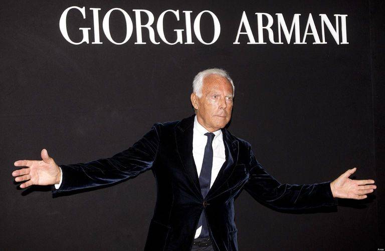 جورجيو أرماني يوصي ببيع علامته.. وسباق السيطرة بين LVMH ولوريال