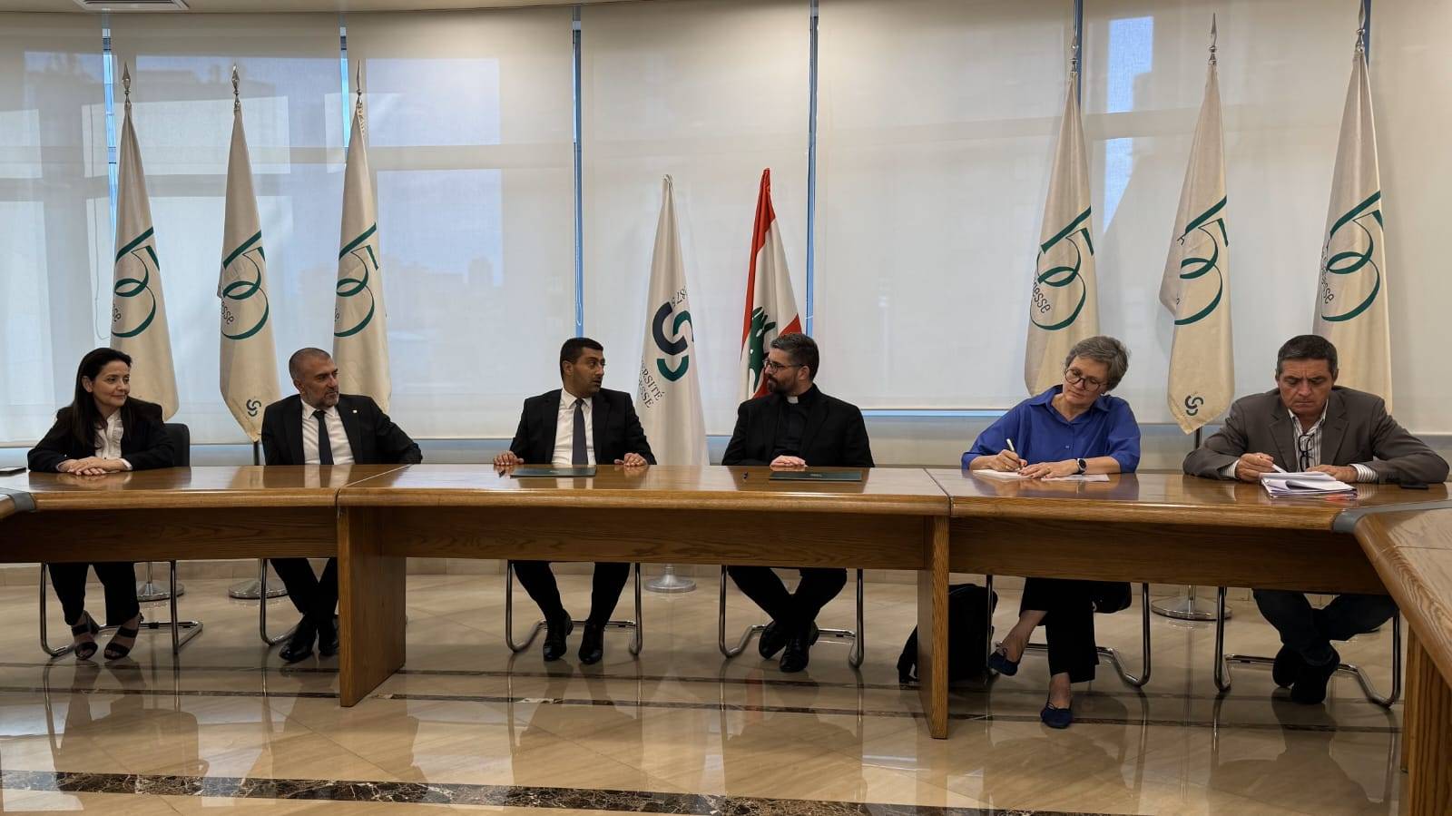 إتفاقية تعاون وشراكة وتبادل خبرات بين جامعة الحكمة وجامعة ليون الكاثوليكية