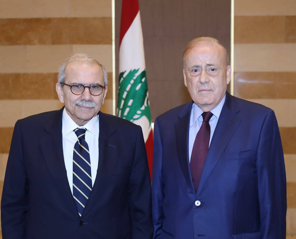 سلام يلتقي عميد السلك القنصلي الفخري في لبنان