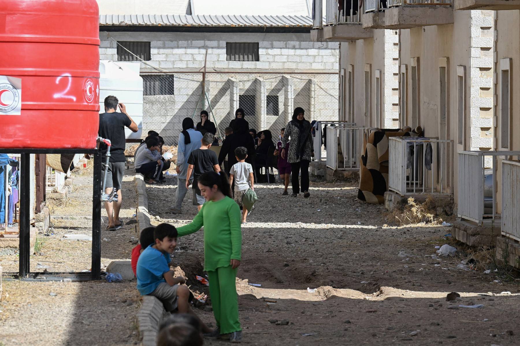 في الجنوب قصص لا تخلو من البطولة والتحدّي
المصالح التجاريّة الصغيرة للنازحين: تعويض عما دمّرته الحرب