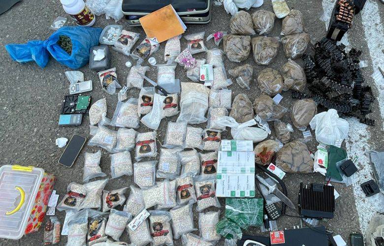 توقيف مطلوبين وضبط كميّة ضخمة
من الأسلحة والذخائر الحربيّة والمخدرات