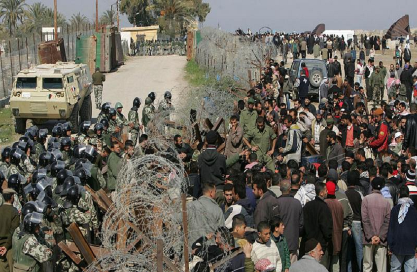 كيف ردت القاهرة على اقتحام حماس للحدود في 2008؟