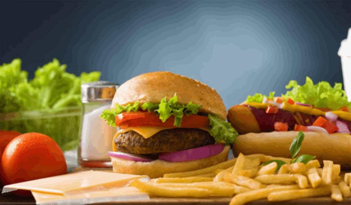 وجبة سريعة واحدة تكفي لإضعاف الذاكرة!.. اكتشاف جديد حول تأثير الدهون على الدماغ