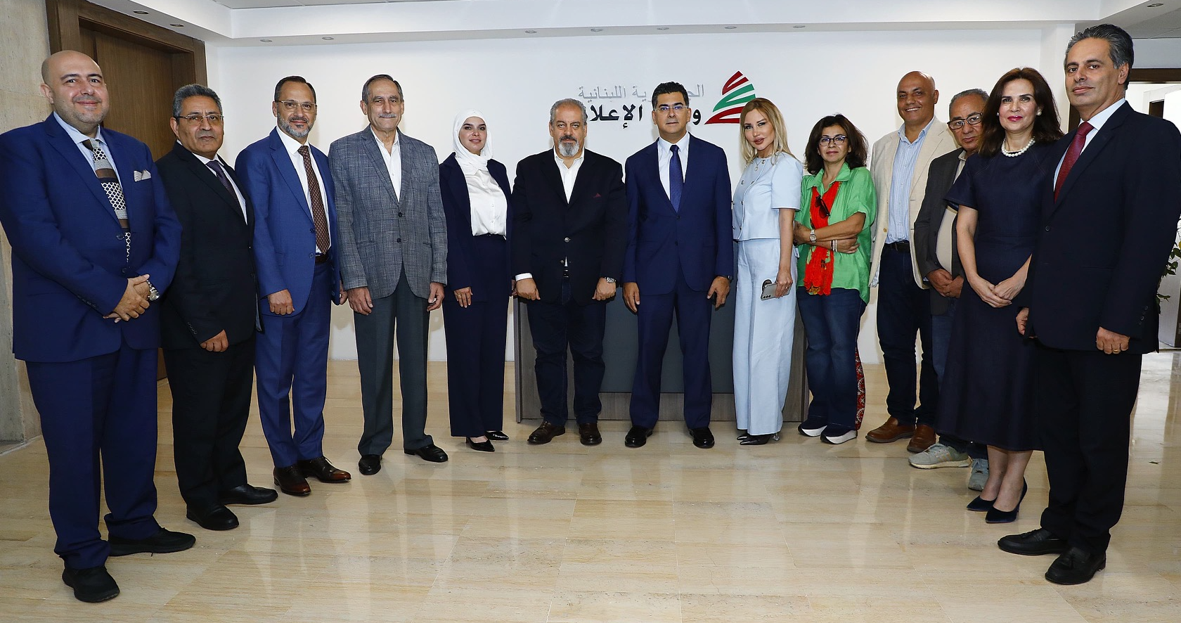 مرقص التقى وفوداً بلديّة ونقابيّة
وبحث تنظيم قطاع المؤثرين